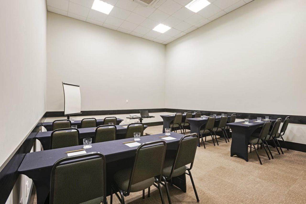 Slim Cuiaba Aeroporto Hotel ภายนอก รูปภาพ