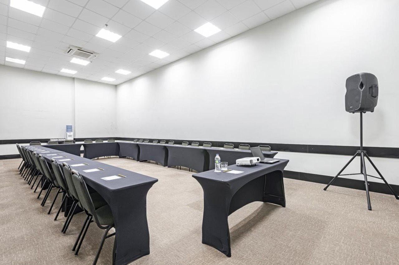 Slim Cuiaba Aeroporto Hotel ภายนอก รูปภาพ