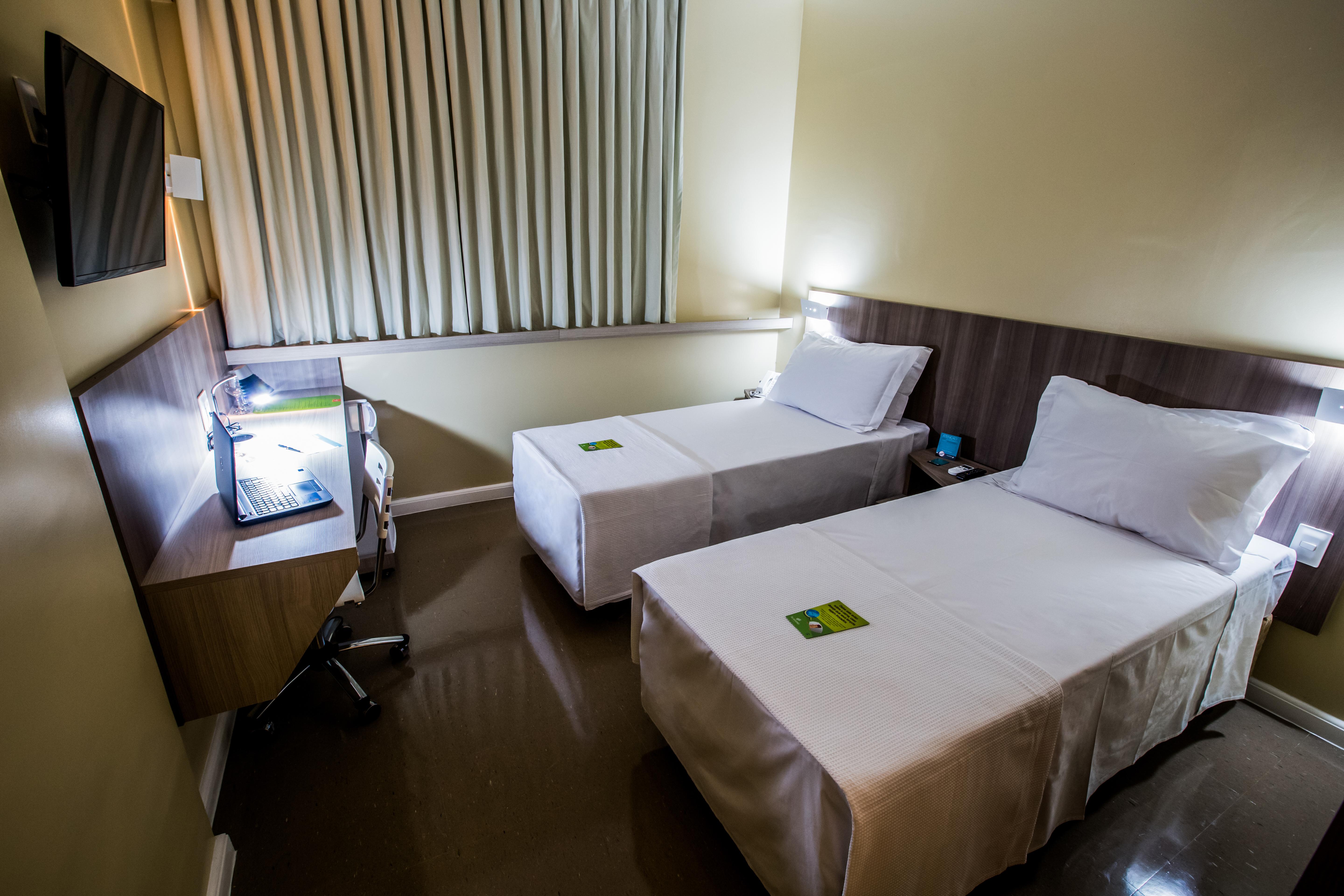 Slim Cuiaba Aeroporto Hotel ภายนอก รูปภาพ