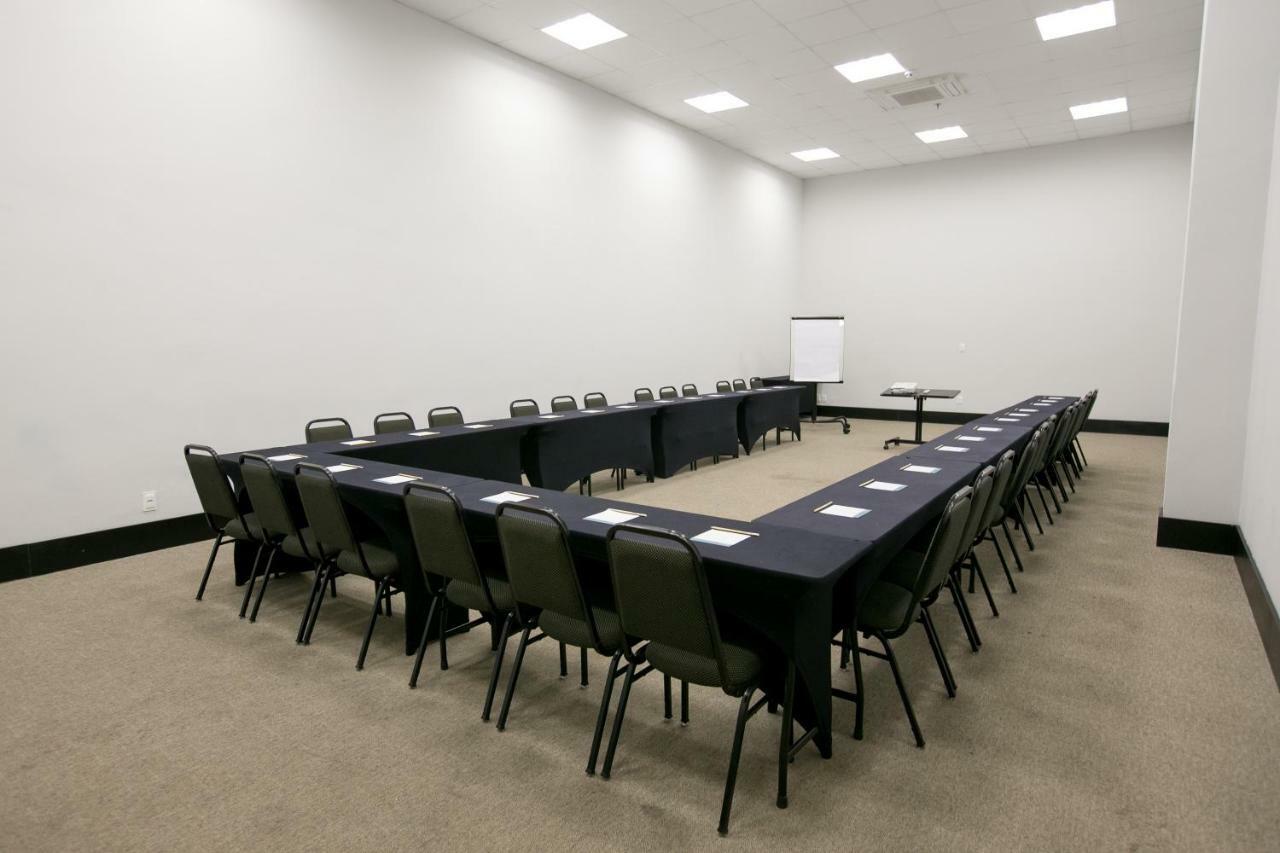 Slim Cuiaba Aeroporto Hotel ภายนอก รูปภาพ