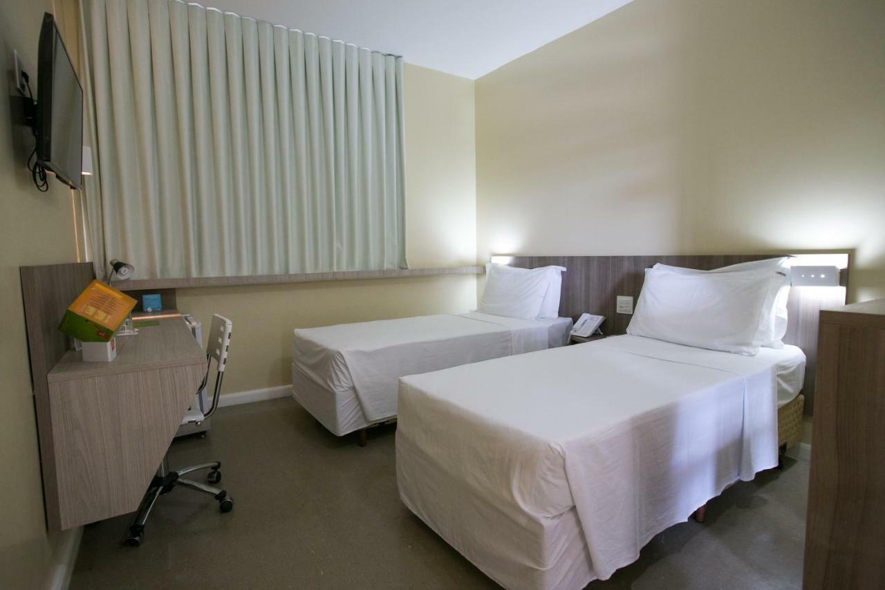 Slim Cuiaba Aeroporto Hotel ภายนอก รูปภาพ